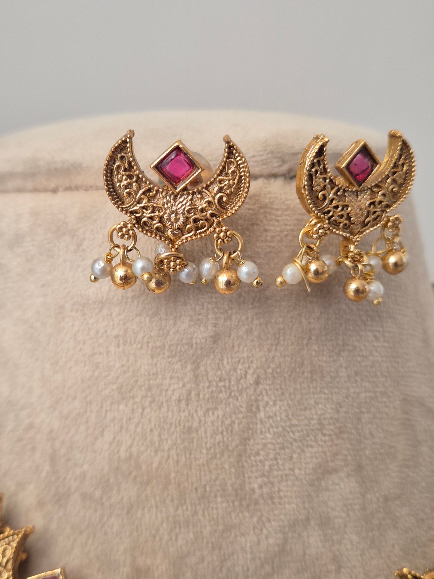 Indushree Necklace Set