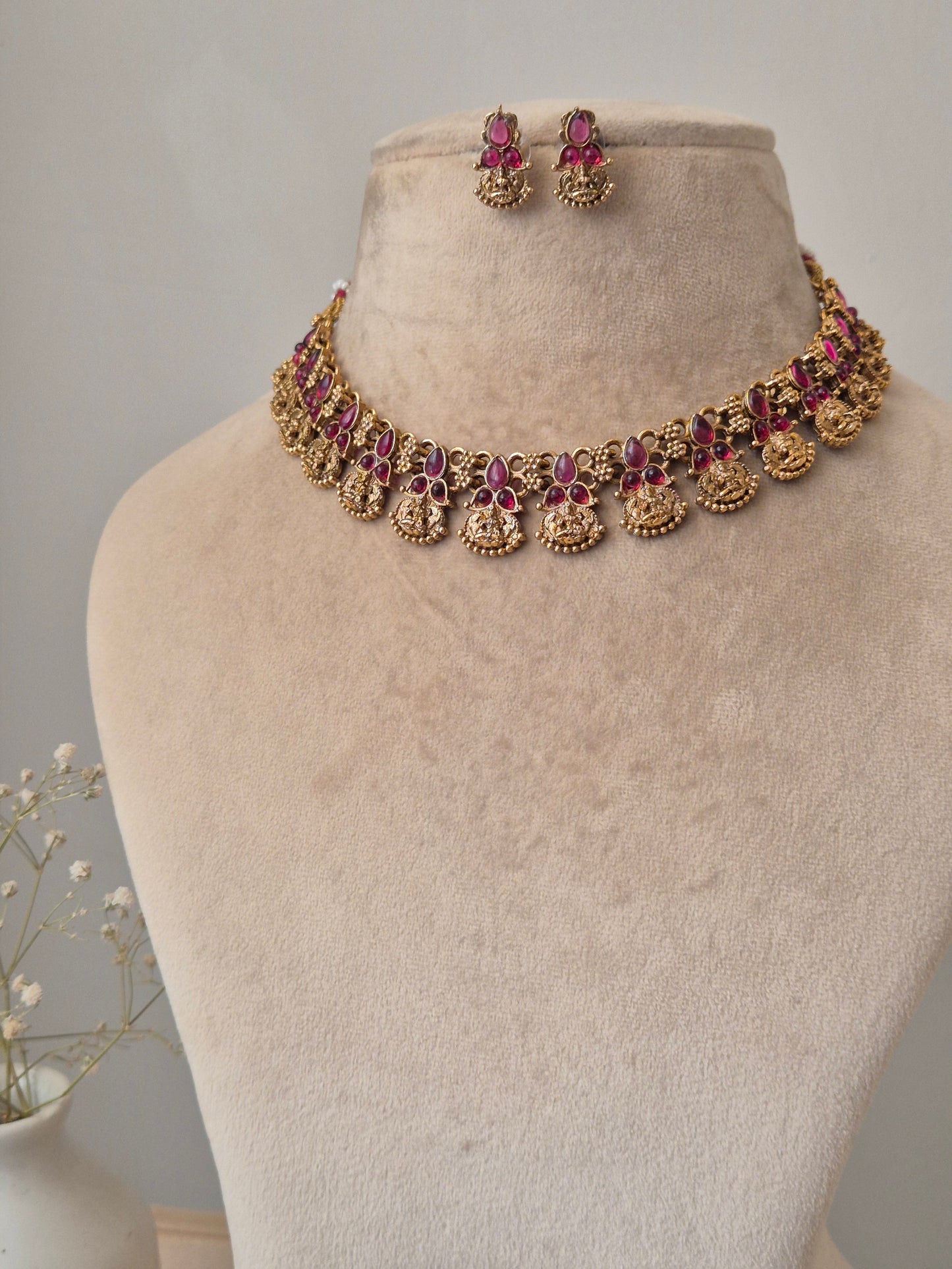 Shyama Necklace Set