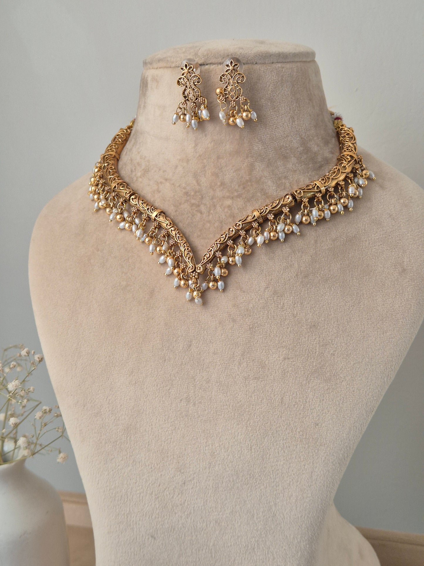 Tanvija Necklace Set