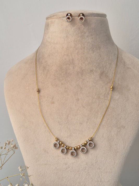 Vijeta Invisible Chain Necklace Set