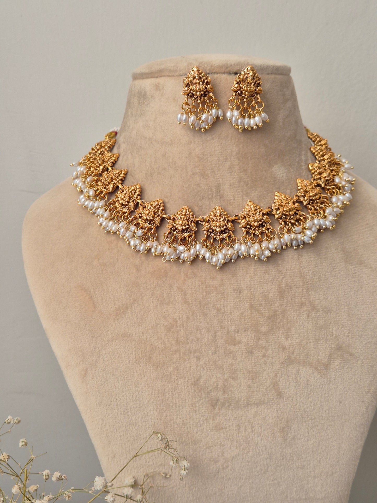Vaya Necklace Set
