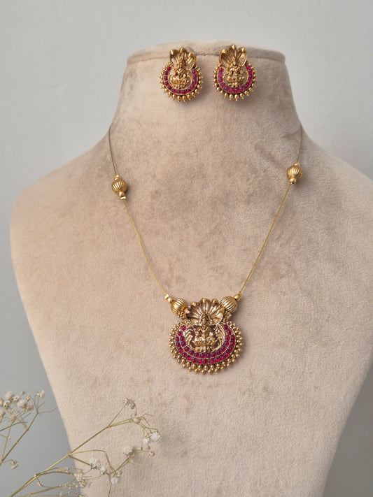 Bhavina Invisible Chain Necklace Set