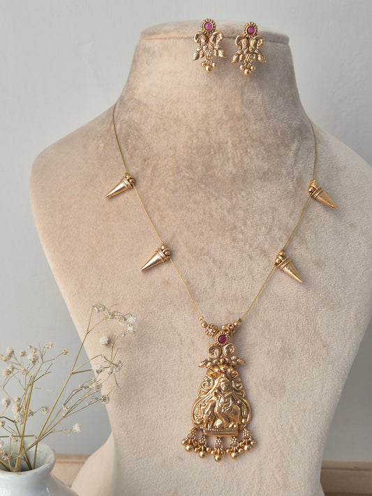 Yashvika Invisible Chain Necklace Set