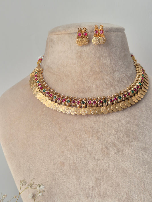 Vamini Necklace Set