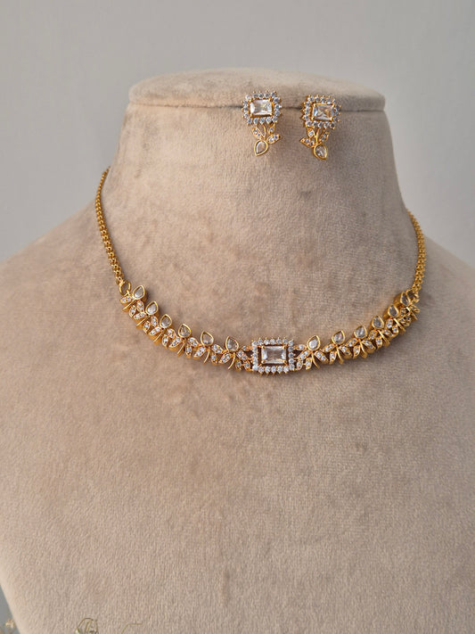 Yamika Necklace Set
