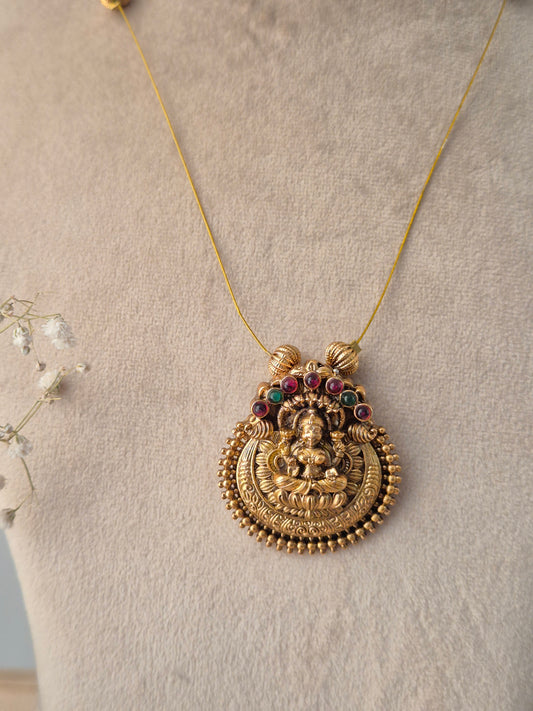 Nilanjana Necklace Set