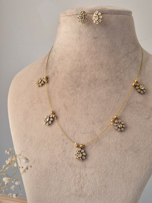 Nivana Invisible Chain Necklace Set