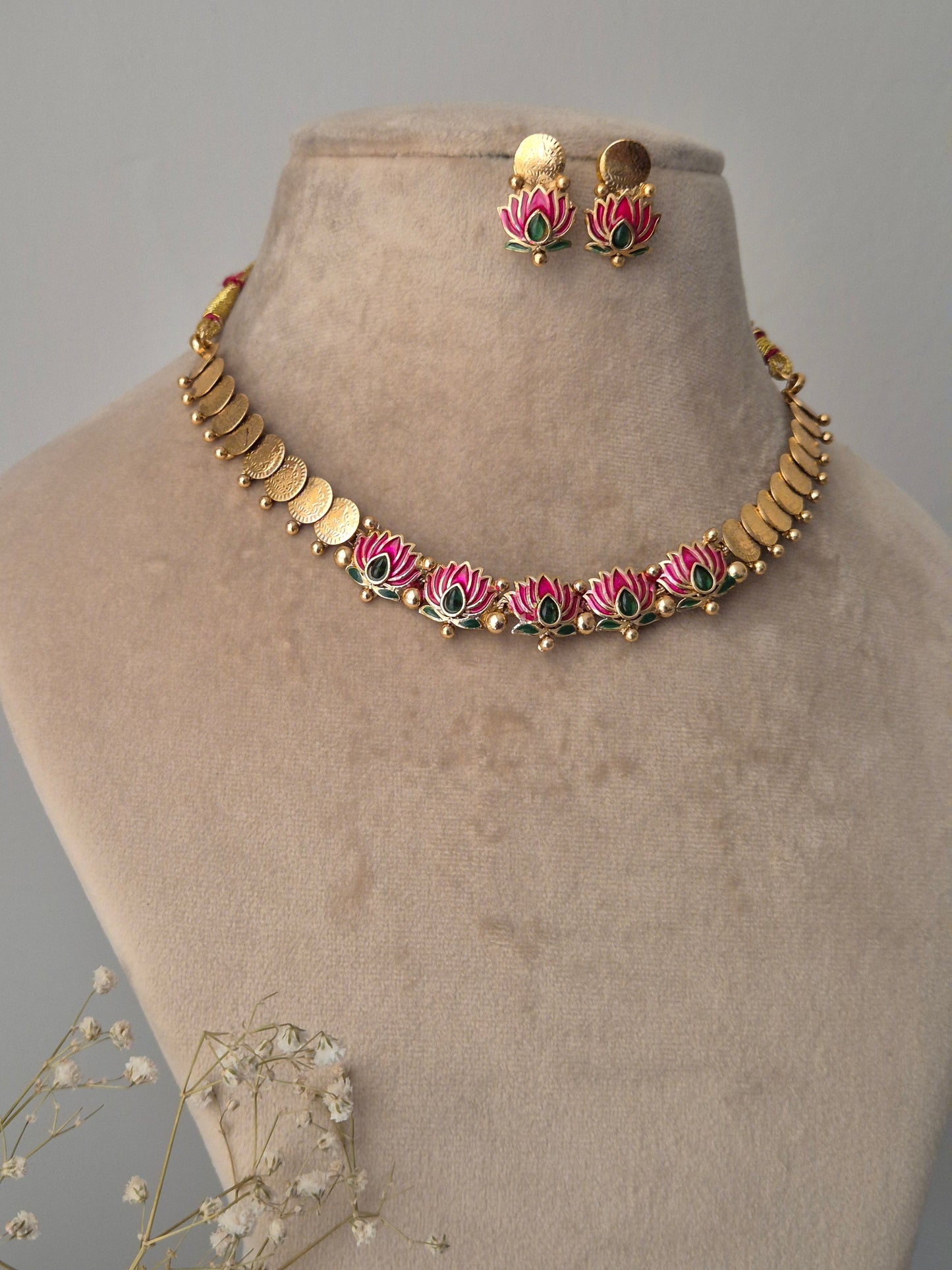 Pragya Necklace Set
