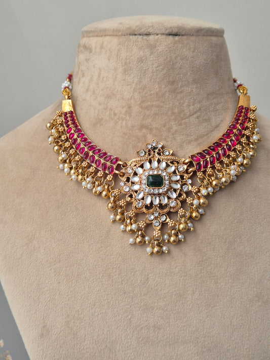 Vijaya Necklace Set