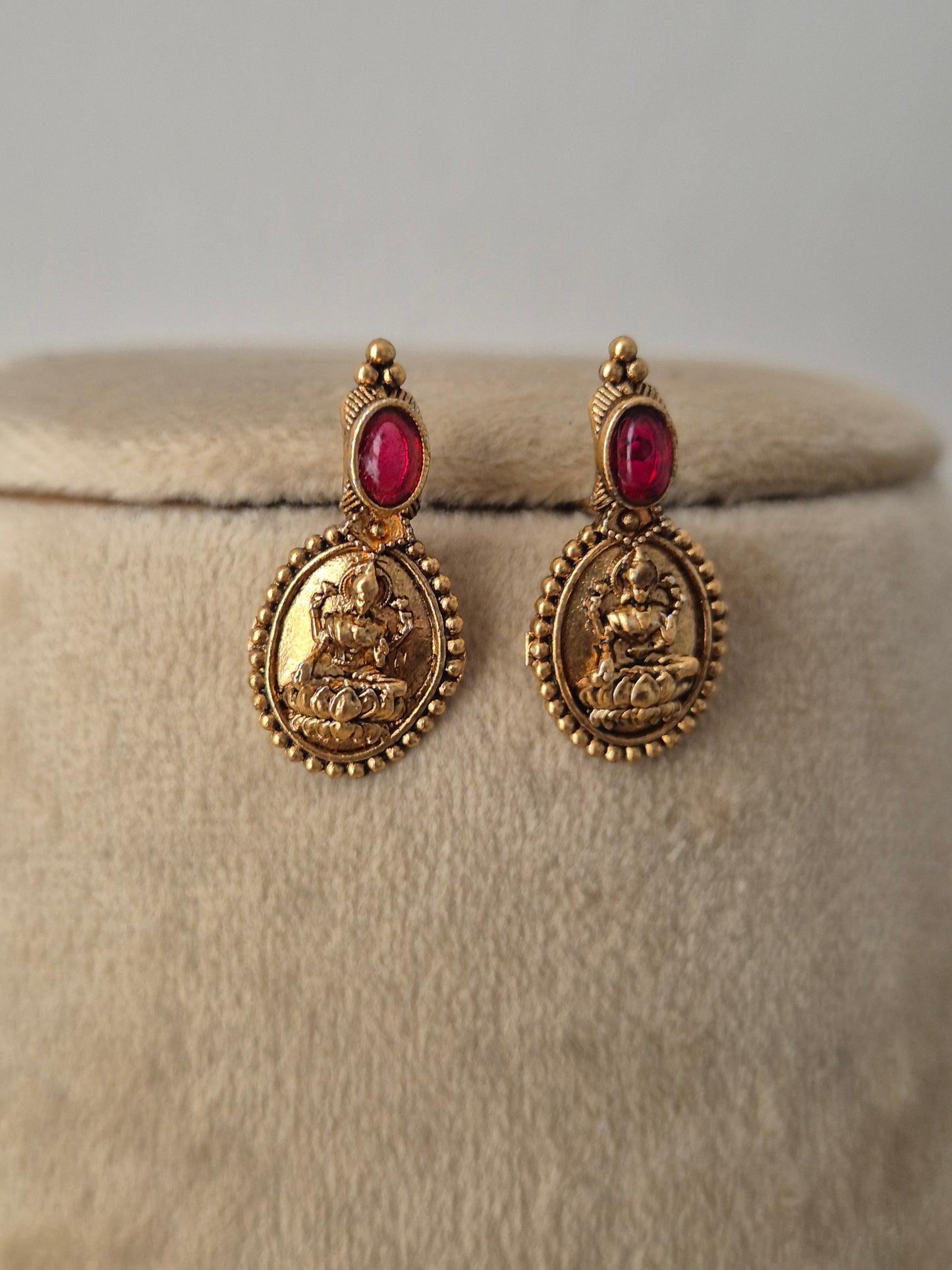 Vania Necklace Set