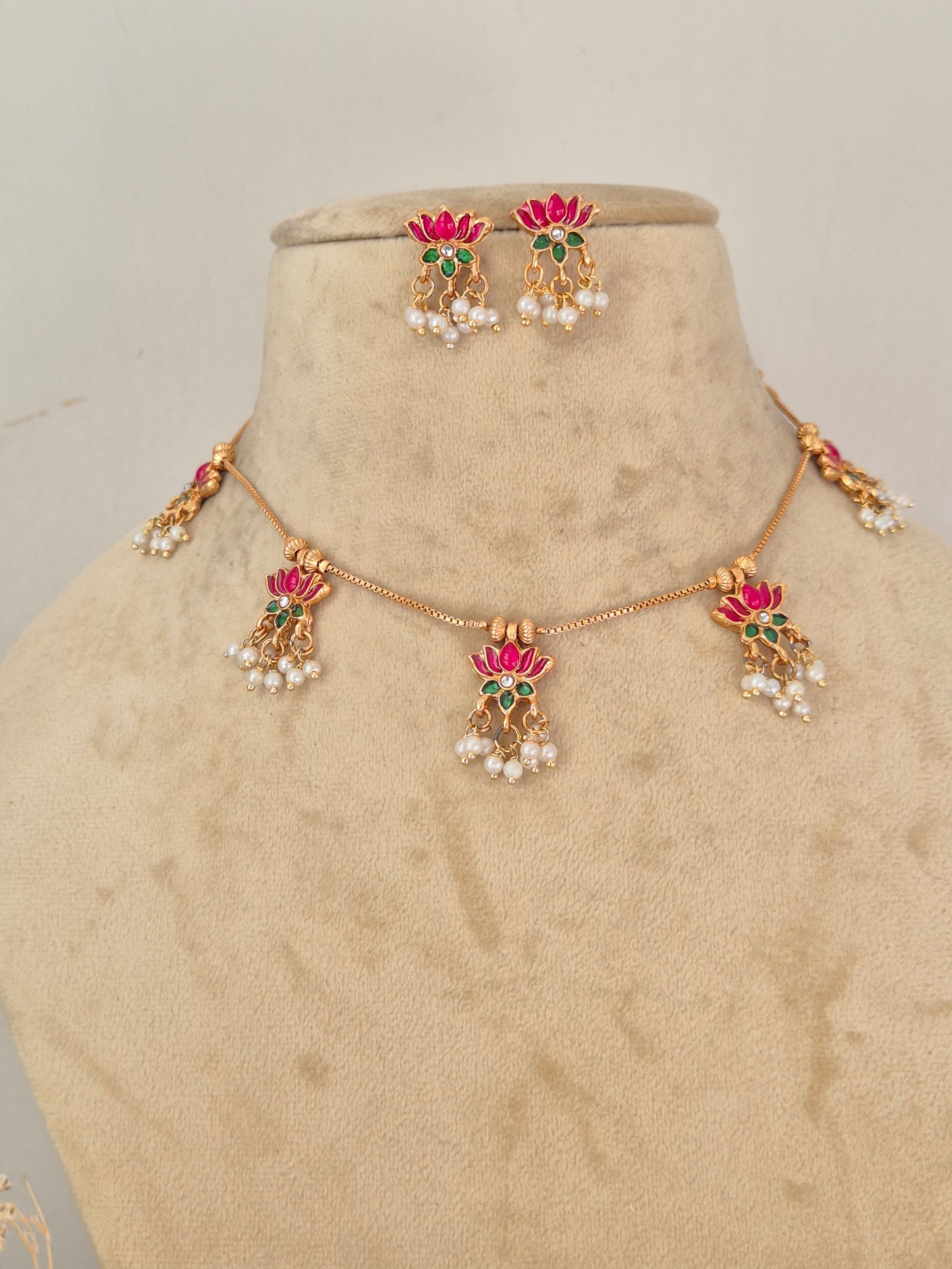 Likhita Necklace Set