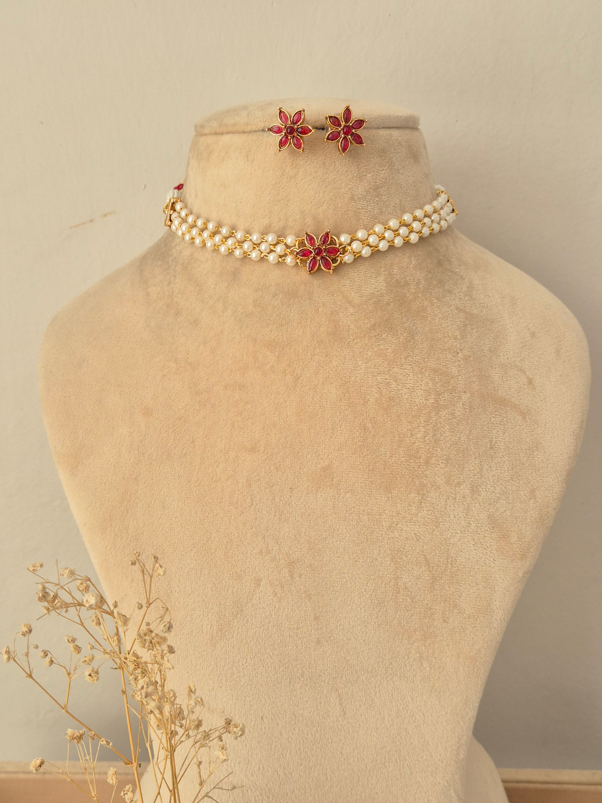 Roopa Necklace Set