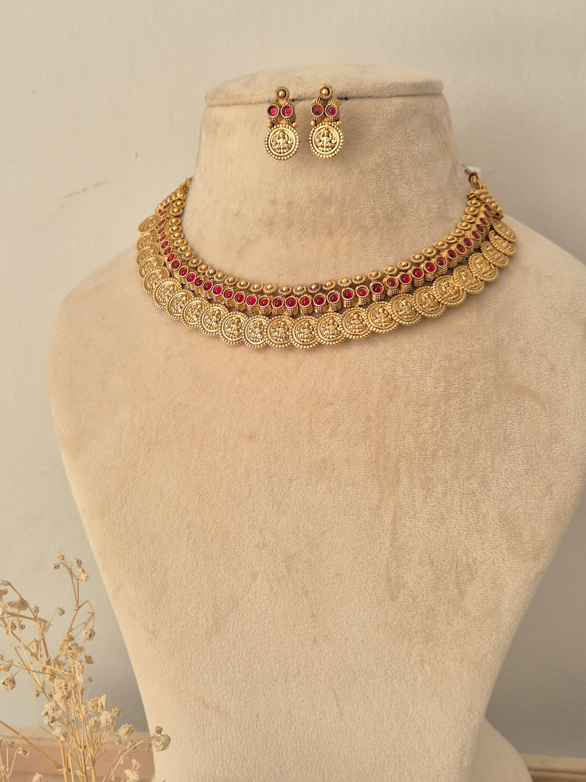 Vaayu Necklace Set