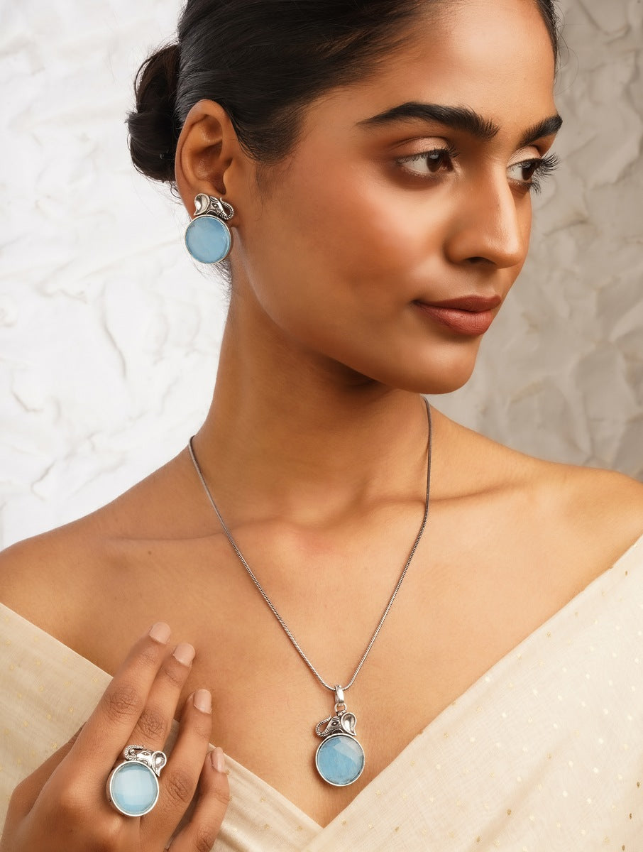 Noori Necklace Set with Ring by Naitri - Necklace
