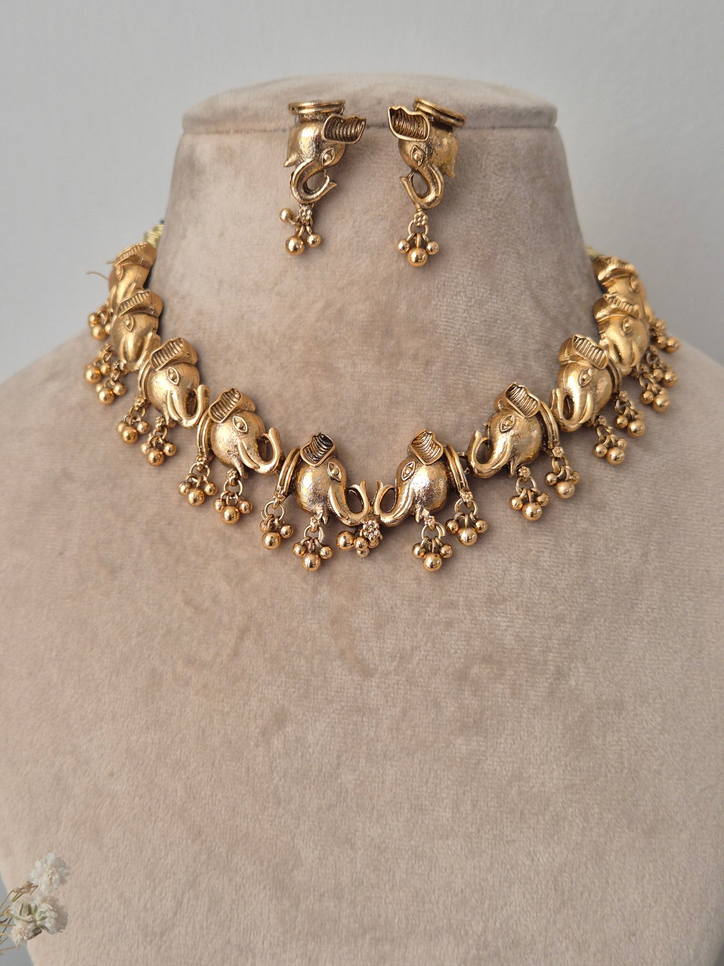 golden necklace with beautiful earrings, jewelry, necklace, elephant designed by naitri.in