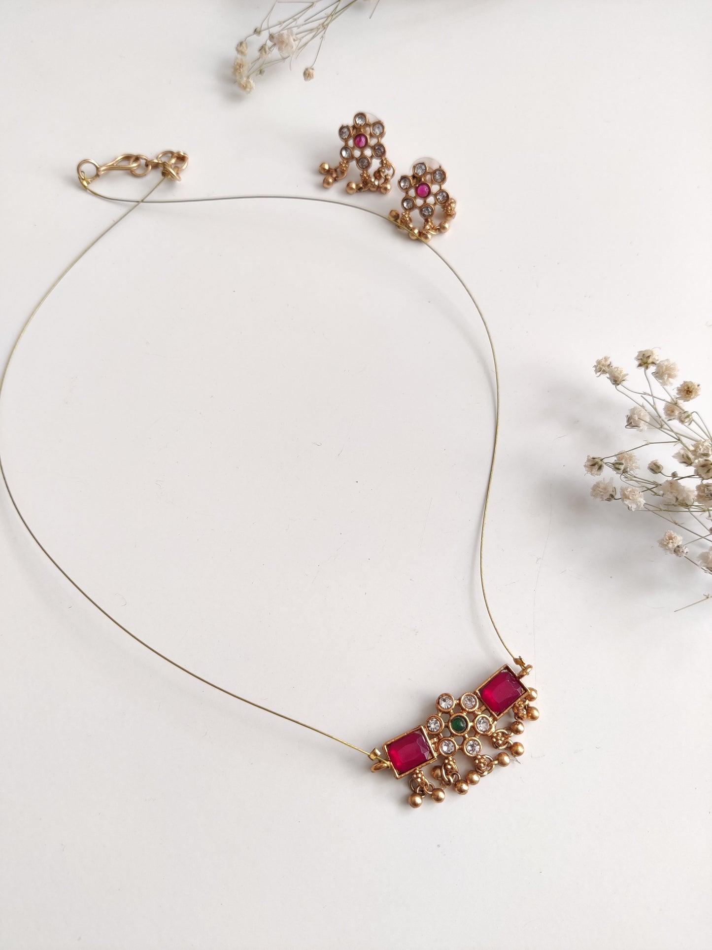 Divyam Temple Invisible Chain Necklace Set
