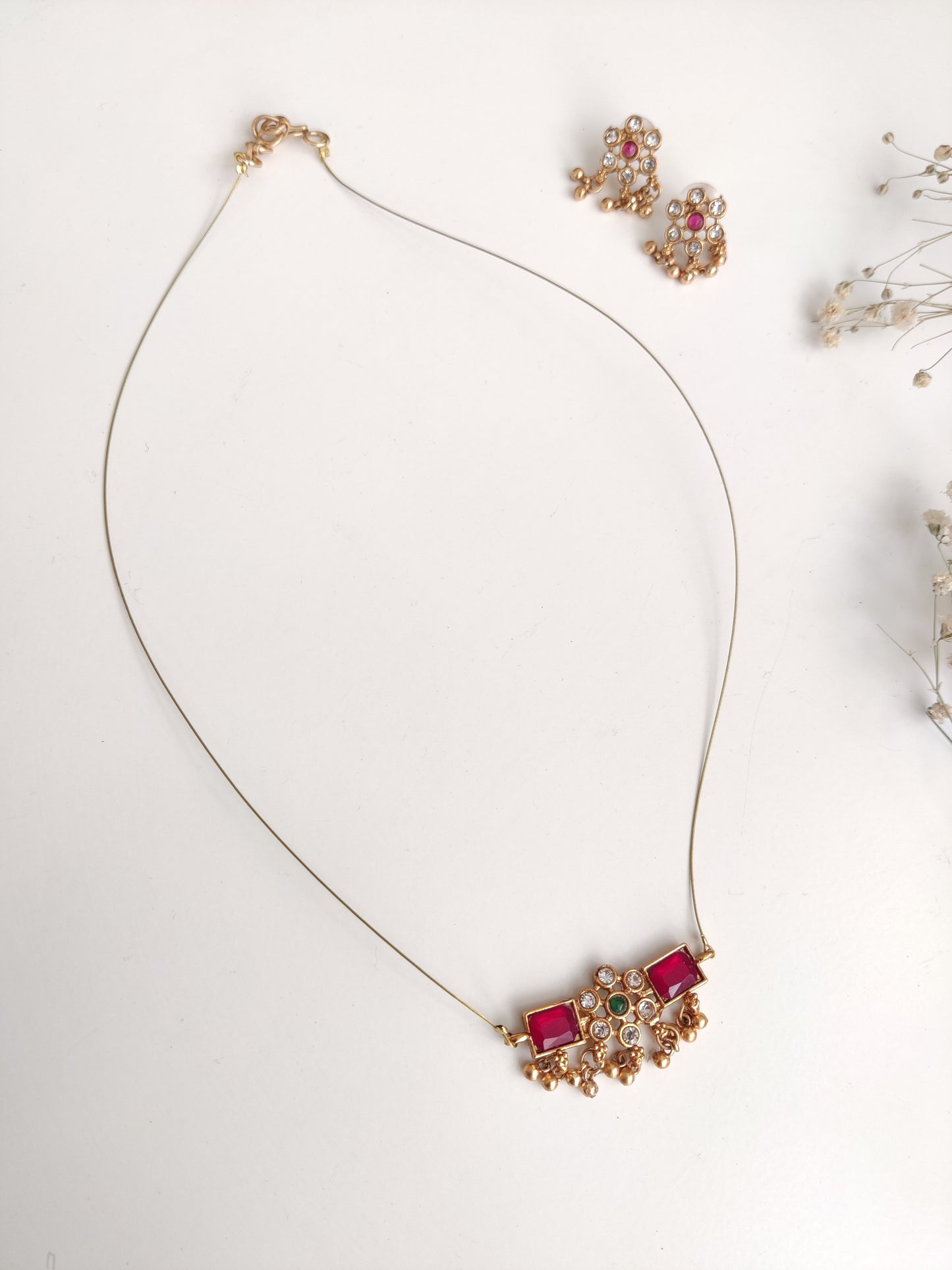 Divyam Temple Invisible Chain Necklace Set