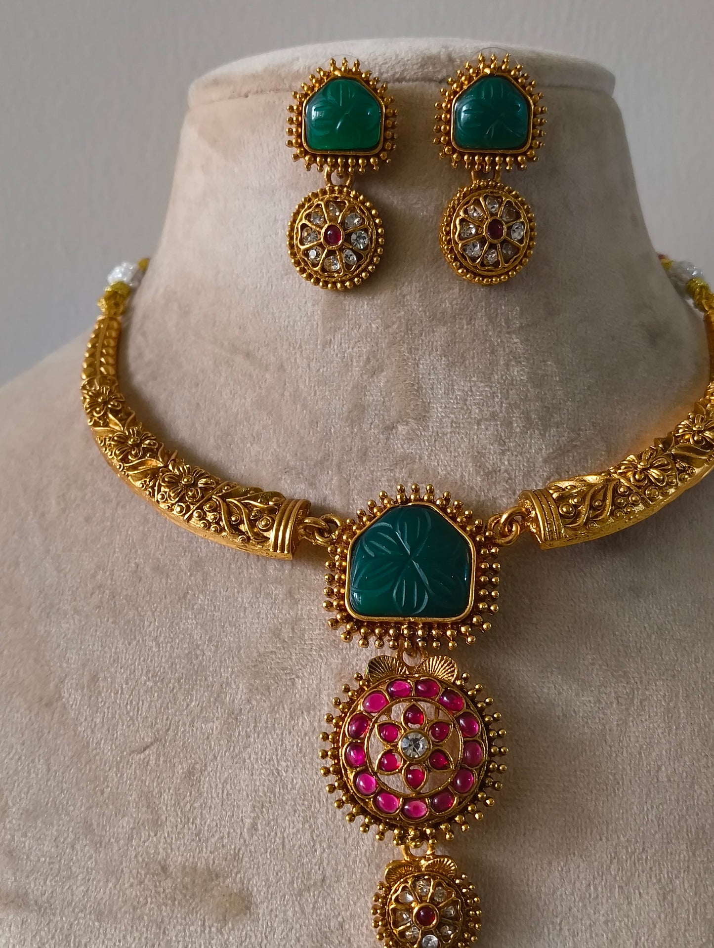 Kamala Necklace Set