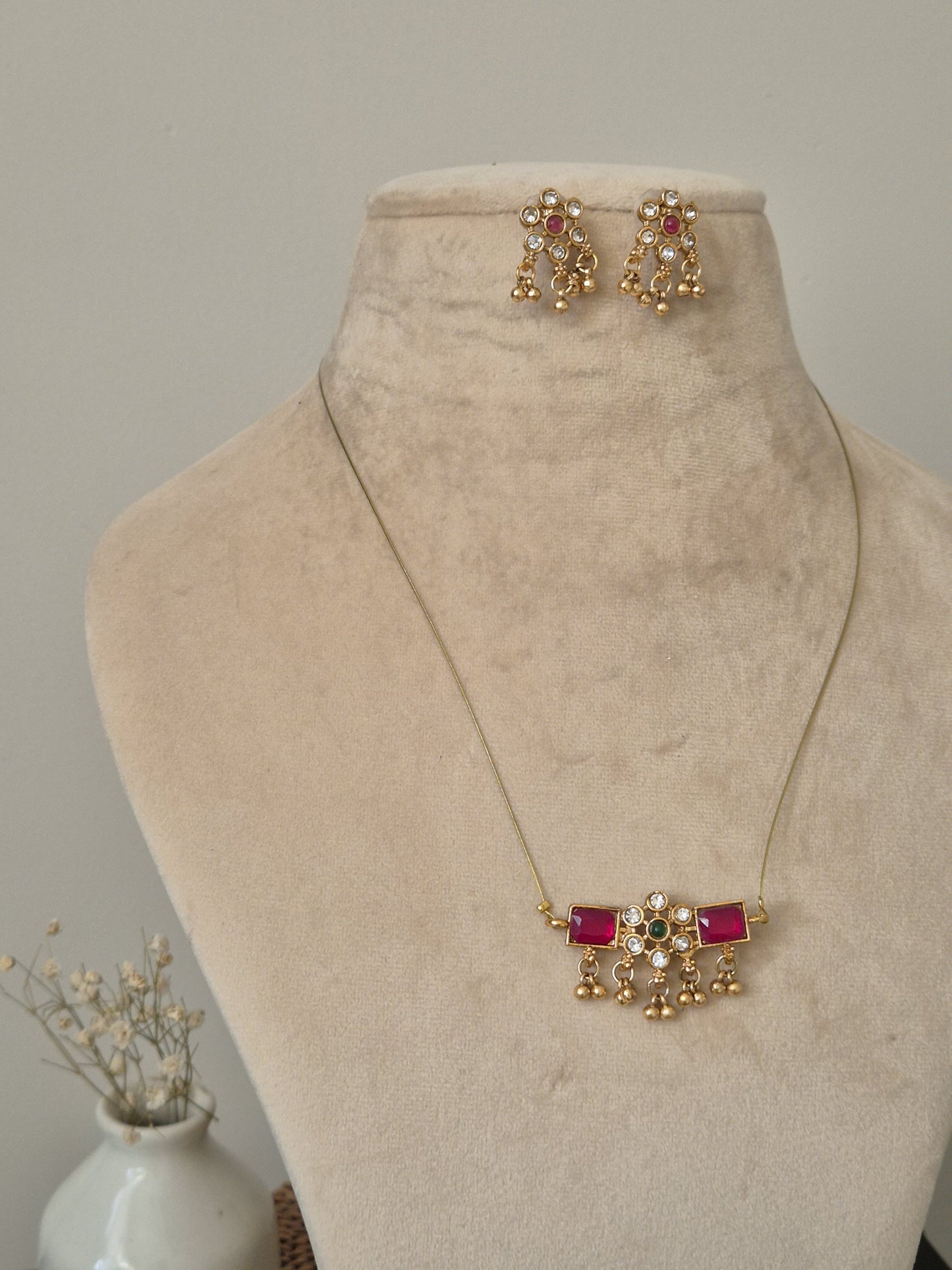Divyam Temple Invisible Chain Necklace Set by Naitri - Necklace