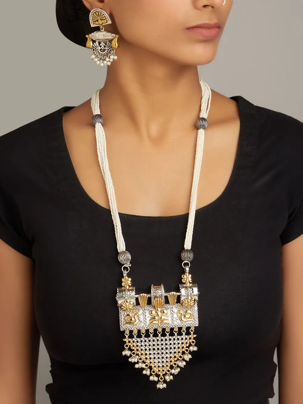 Yagya Necklace Set