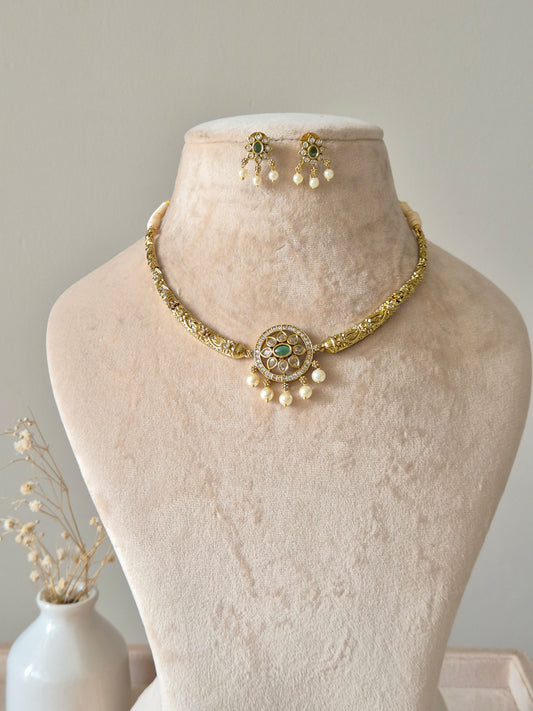 Vishi Necklace Set