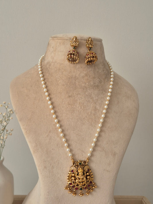 Gaurangi Necklace Set