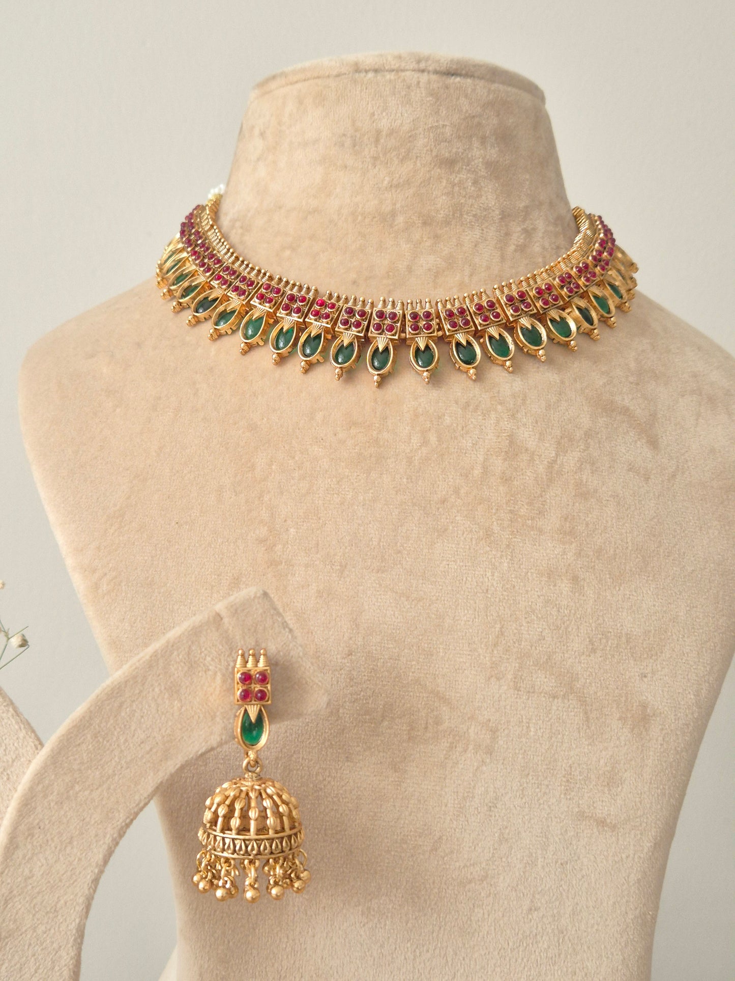 Irya Necklace Set