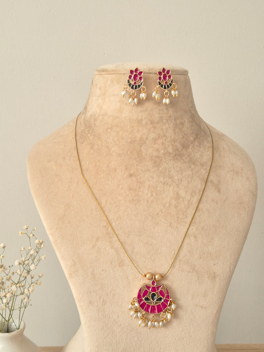 Amara Necklace Set