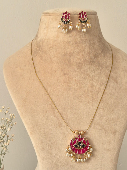 Amara Necklace Set