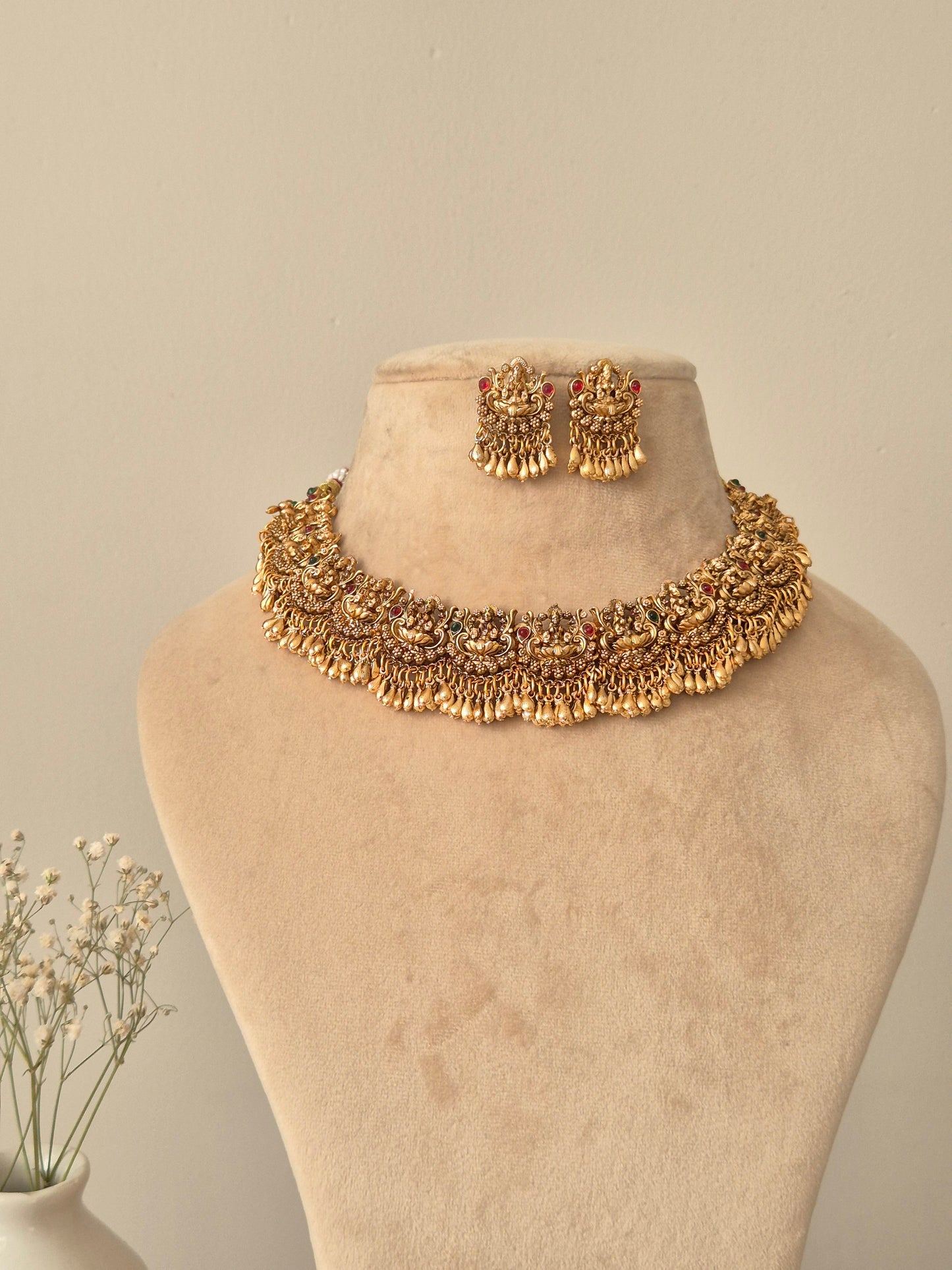 Yogita Necklace Set