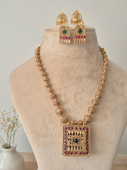 Lakshmi Reversible Golden Necklace Set