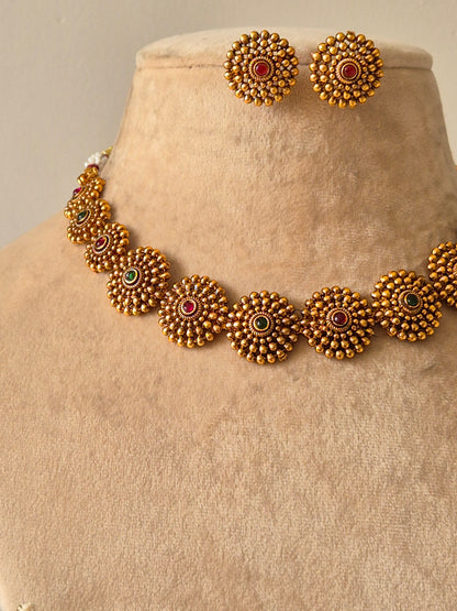Nirvi Nechlace Set