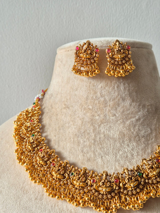 Vibha Necklace Set