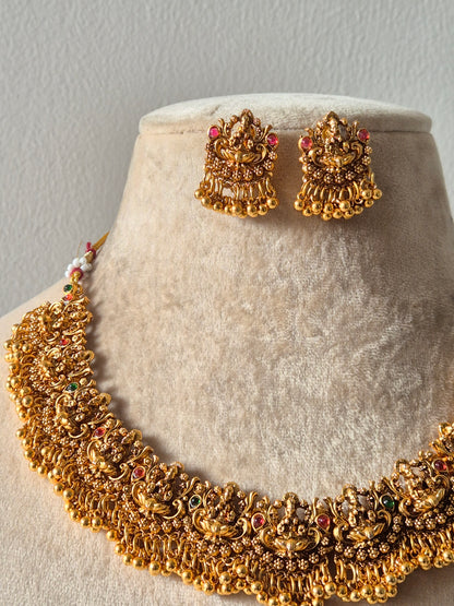 Vibha Necklace Set
