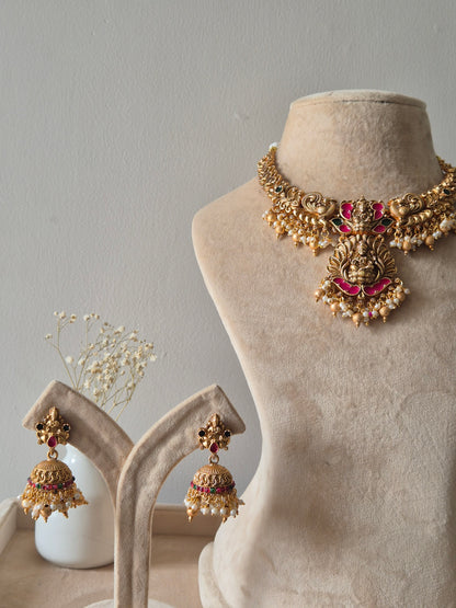 Urmila Necklace Set