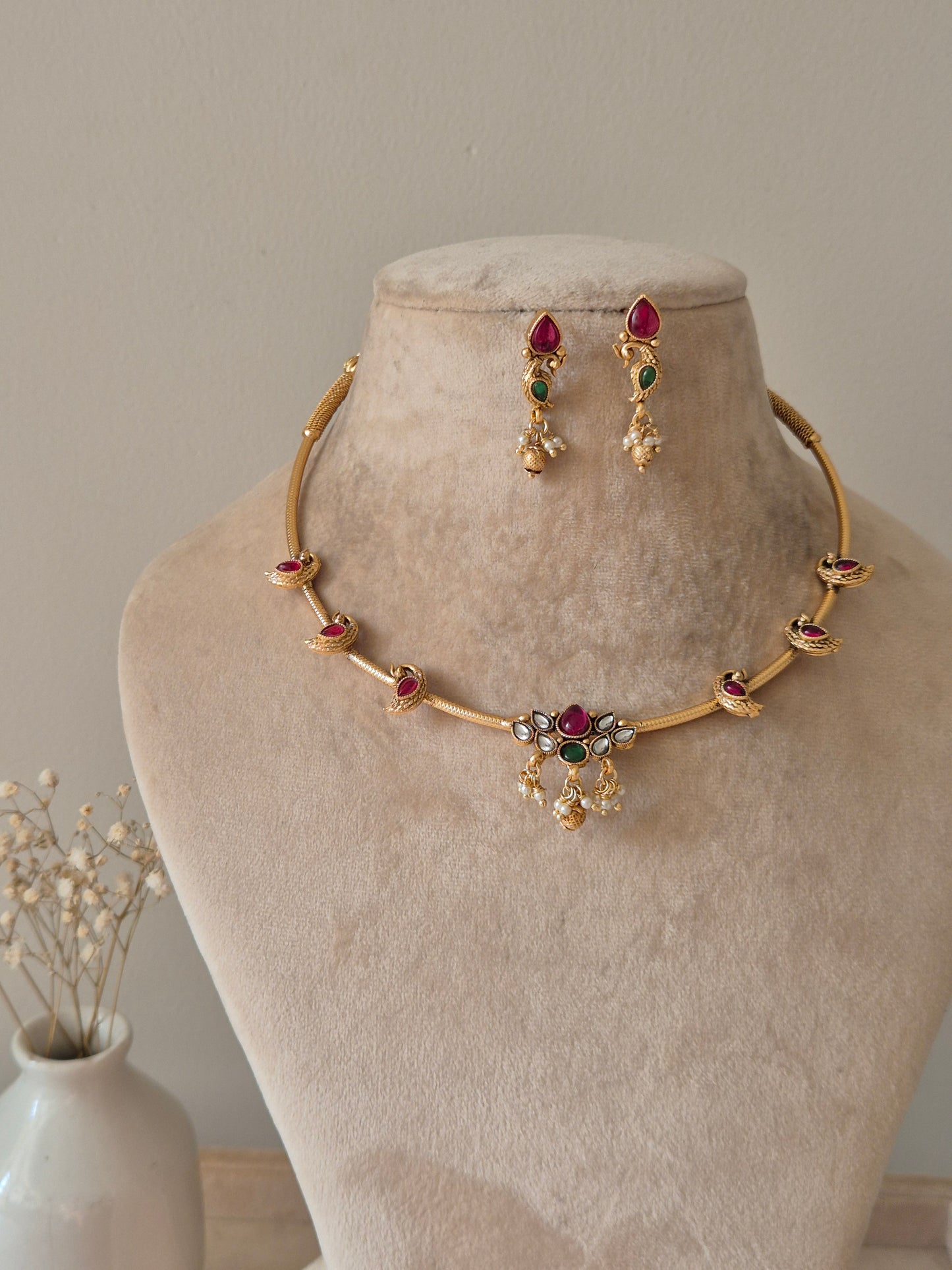 Reshmi Hasli Necklace Set