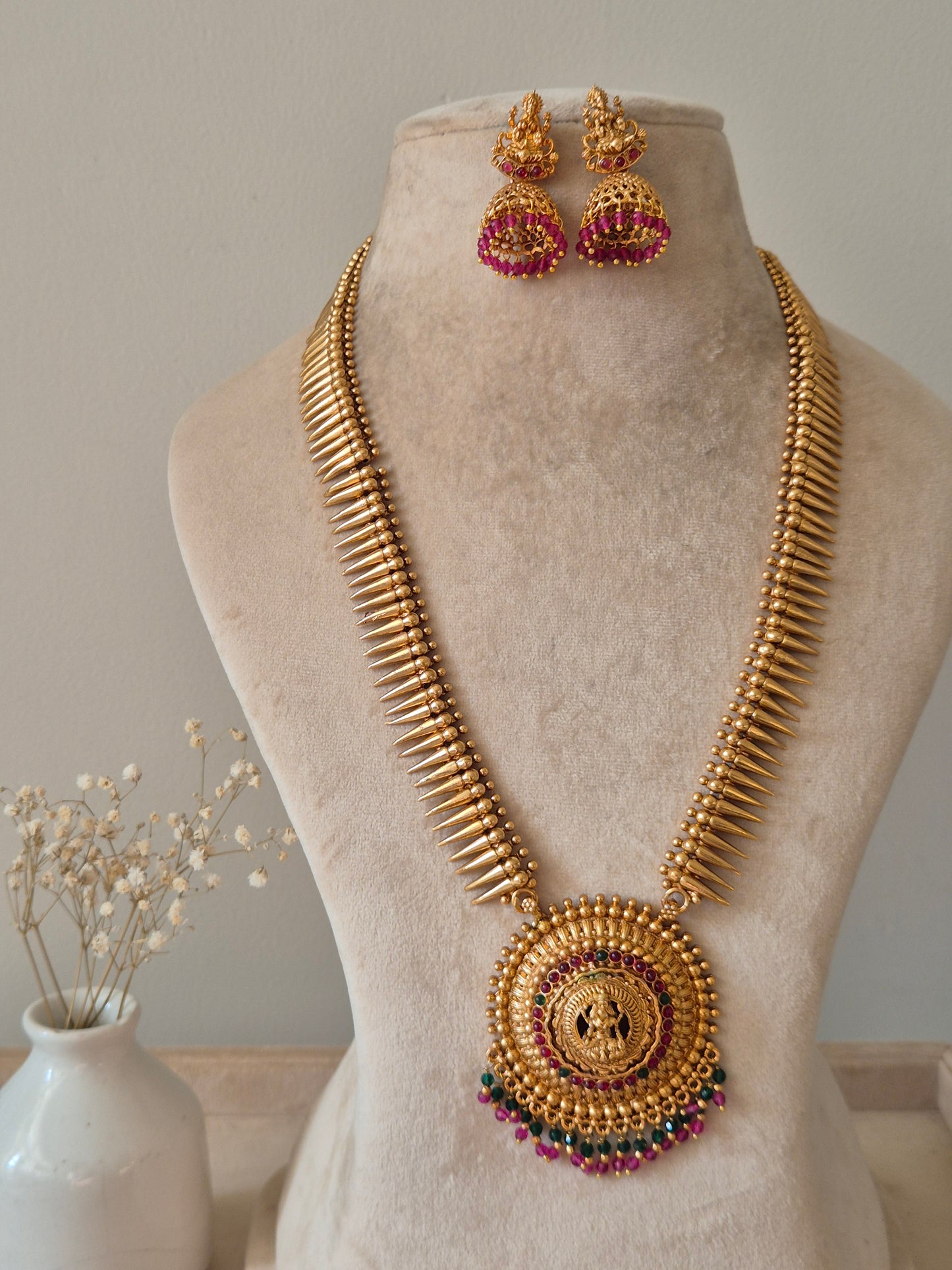 Narmada Necklace Set