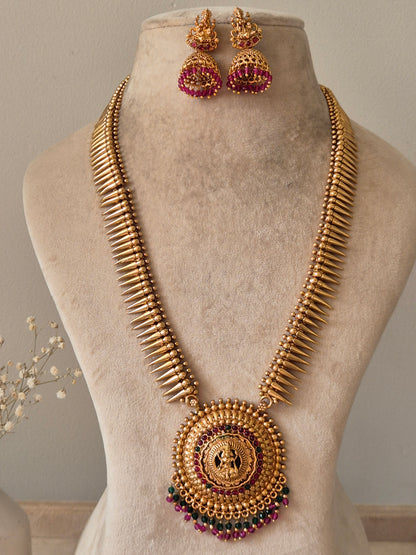 Narmada Necklace Set