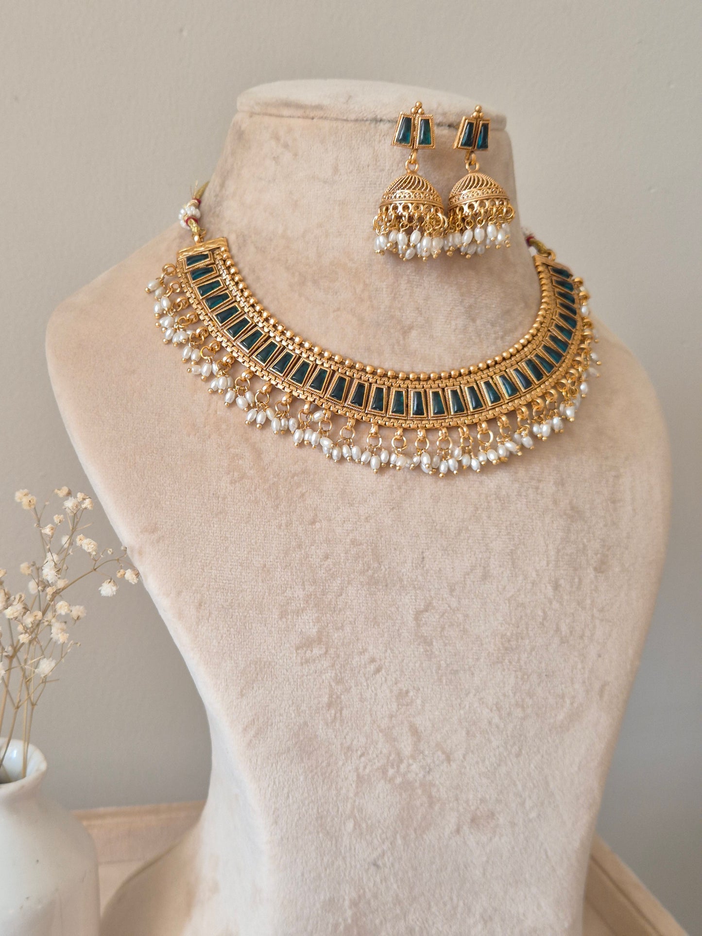 Dhruvika Necklace Set