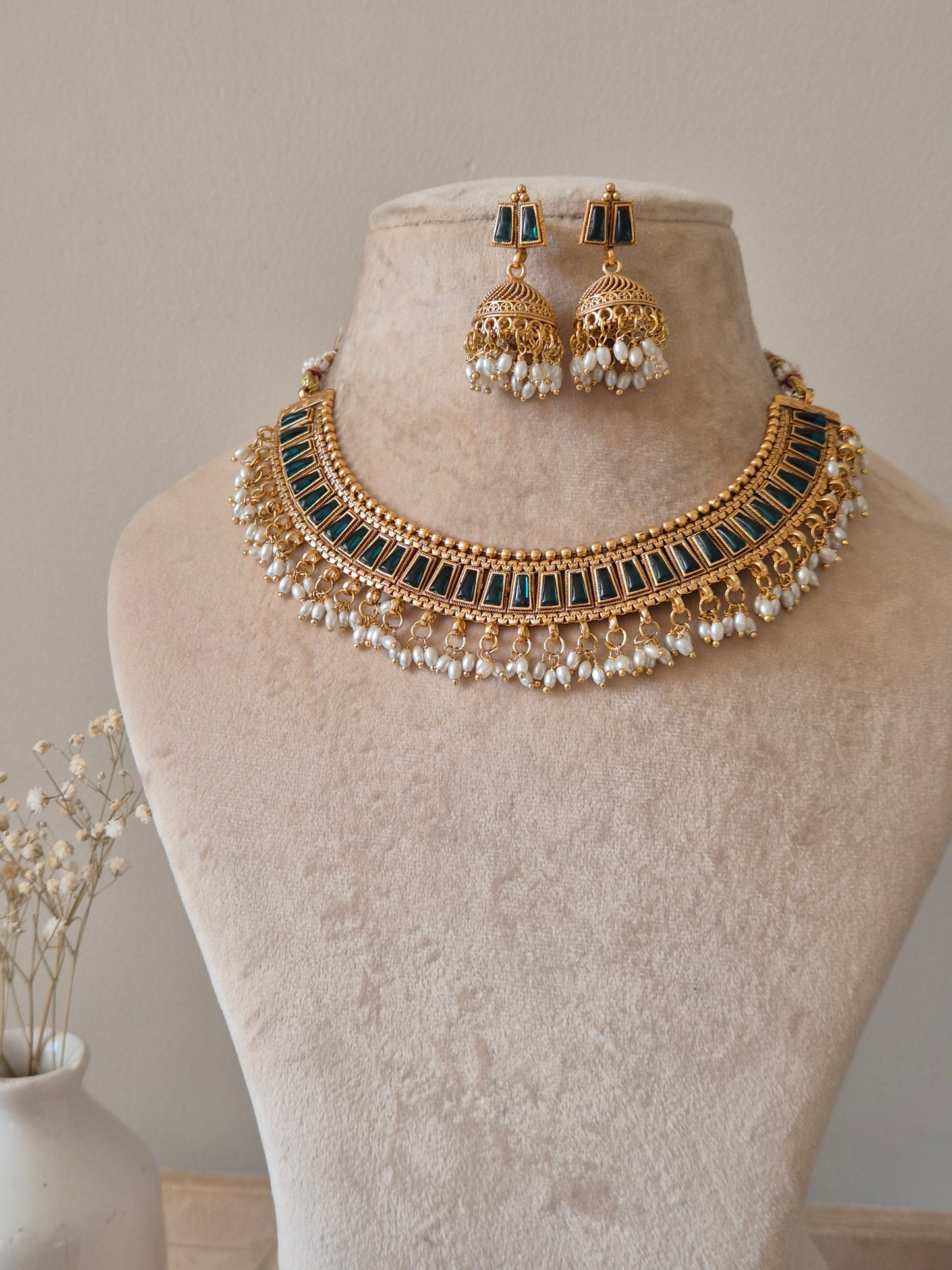 Dhruvika Necklace Set