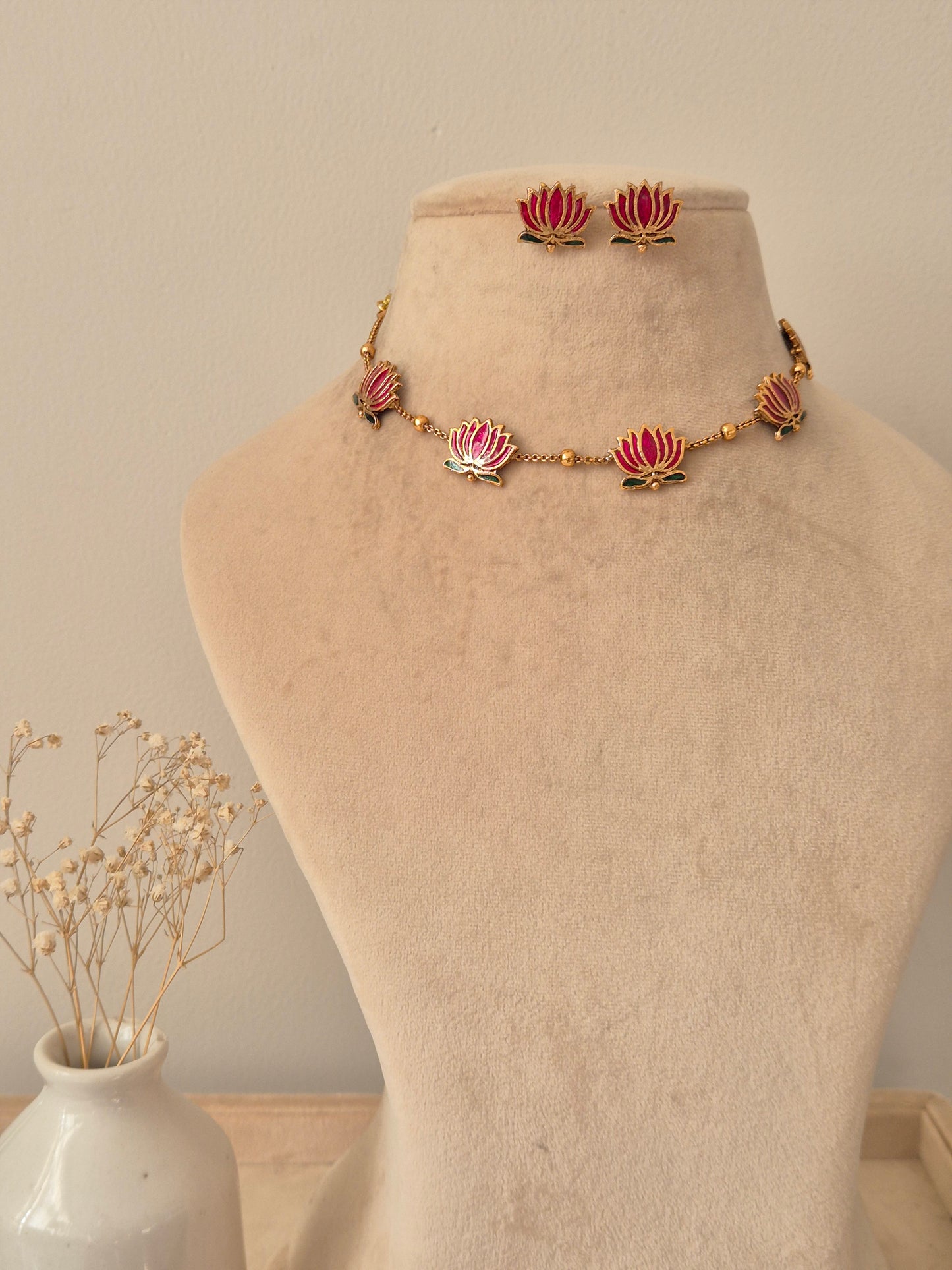 Ambuja Necklace Set