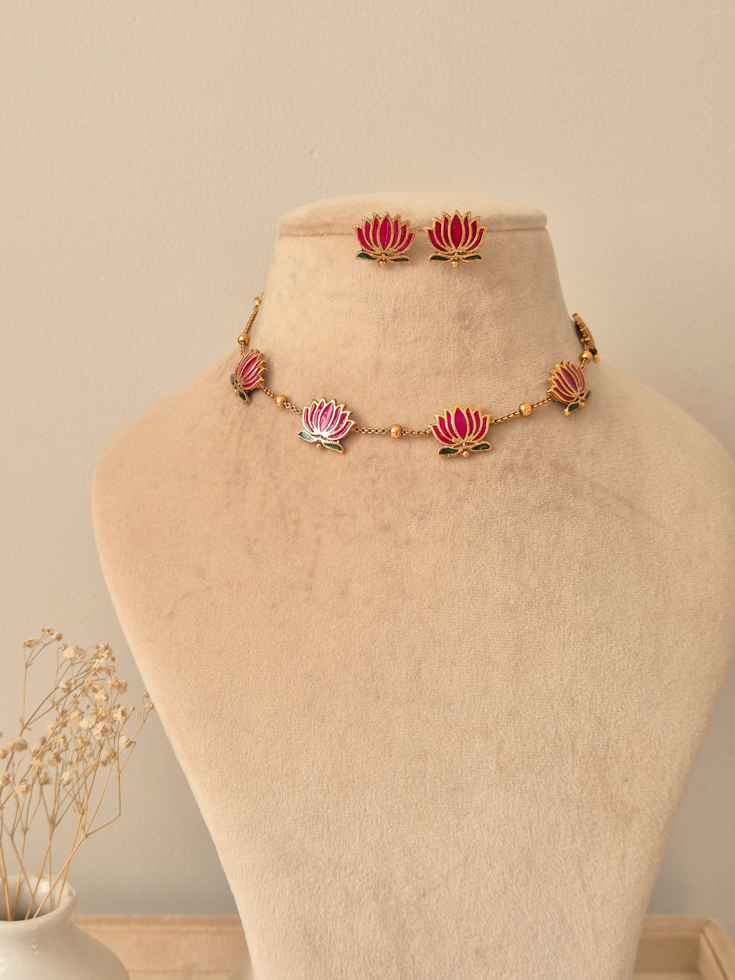 Ambuja Necklace Set