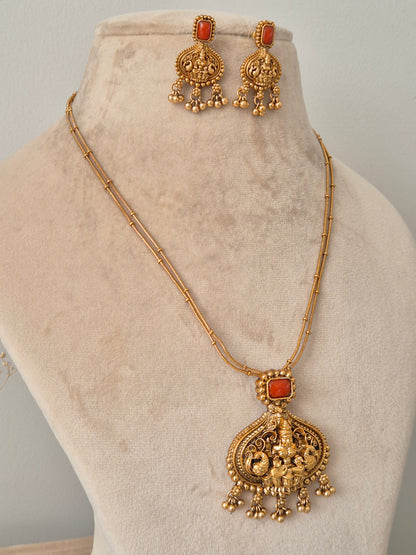 Urisha Necklace Set