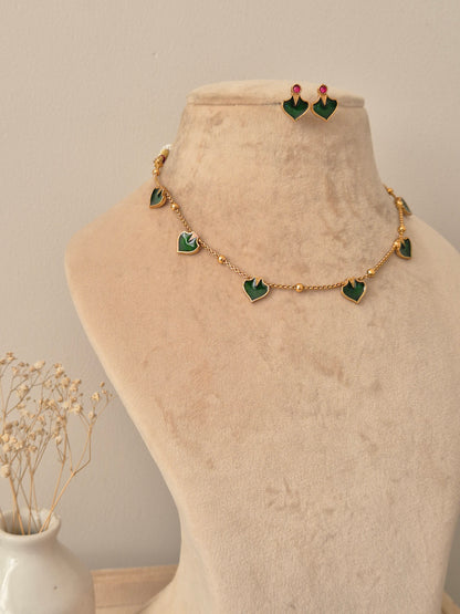 Janvika Necklace Set