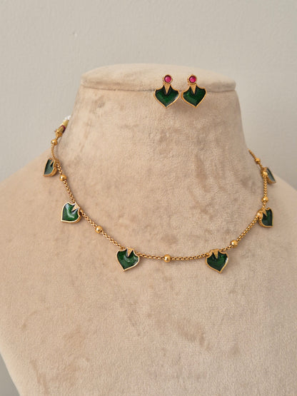 Janvika Necklace Set