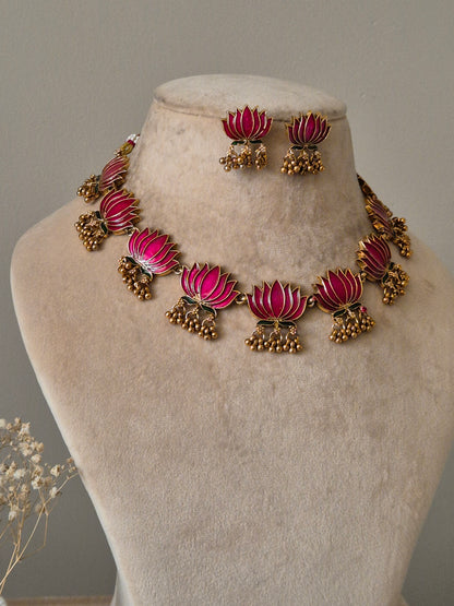 Joshna Necklace Set