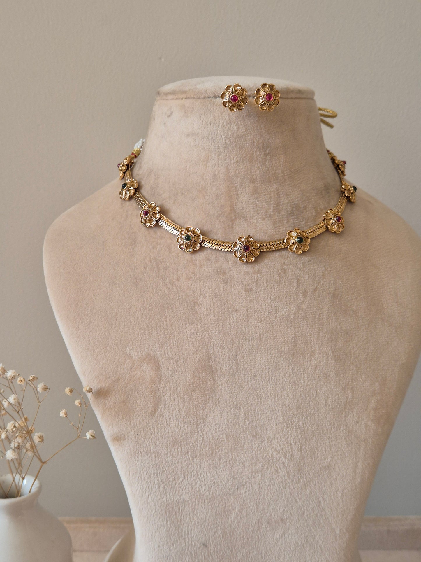 Swati Necklace Set