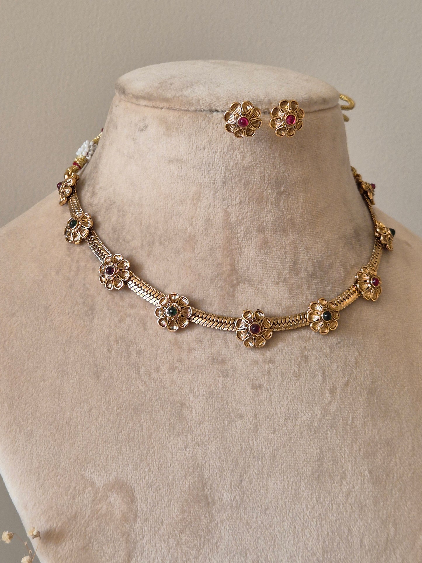 Swati Necklace Set