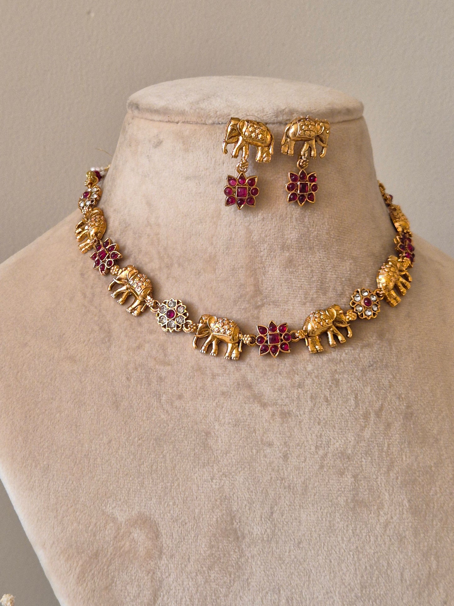 Mohini Necklace Set