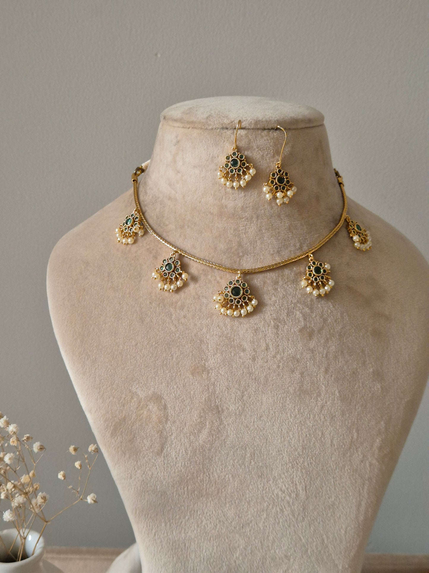 Mira Necklace Set